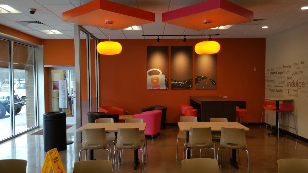 Dunkin | bakery | 4953 US-19E, Hampton, TN 37658, USA | 4237252621 OR +1 423-725-2621