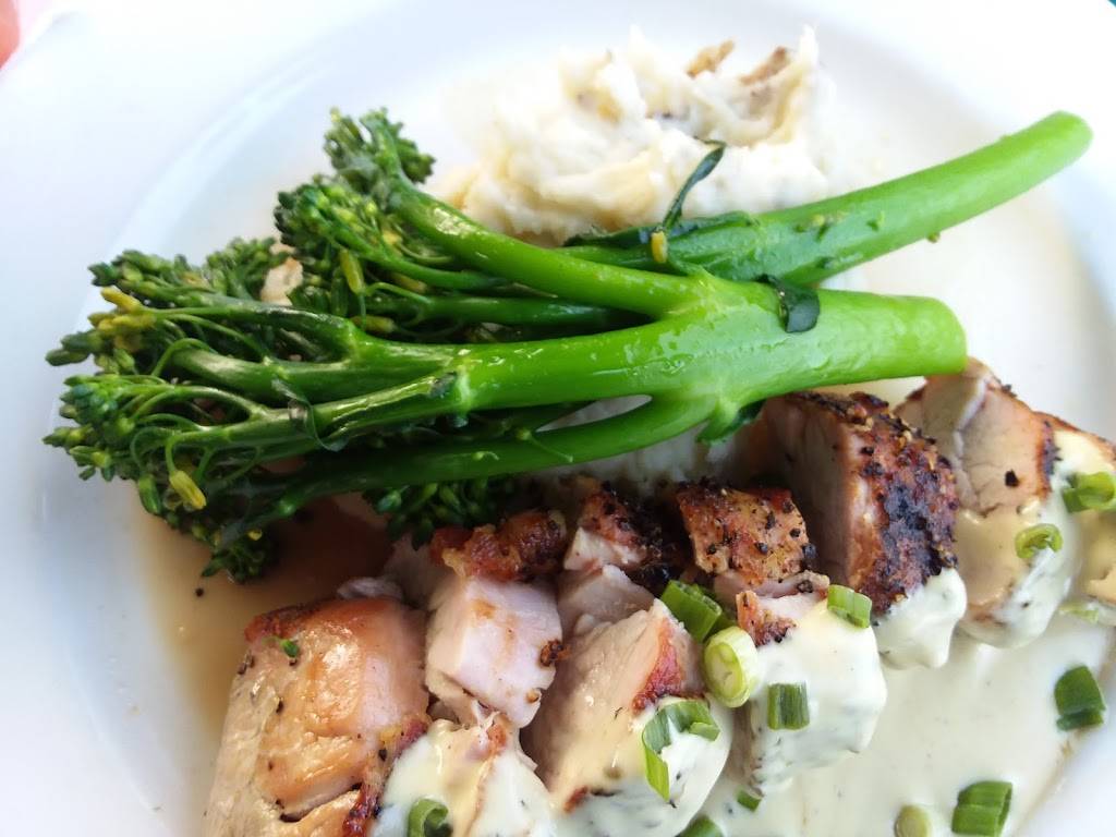 Douglas Lake Bar & Steakhouse | restaurant | 10990 Douglas Lake Rd, Pellston, MI 49769, USA | 2315398588 OR +1 231-539-8588