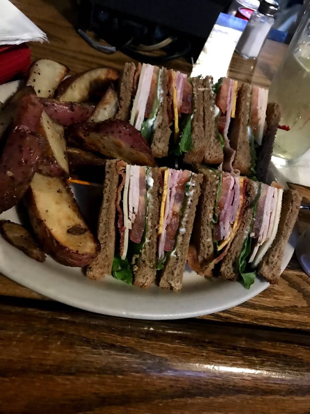 Moe & Johnnys | restaurant | 5380 N College Ave, Indianapolis, IN 46220, USA | 3172556376 OR +1 317-255-6376