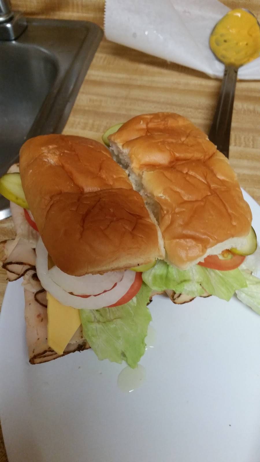 Burnzees Bar & Grill | restaurant | 413 E Knoxville St, Brimfield, IL 61517, USA | 3094469211 OR +1 309-446-9211