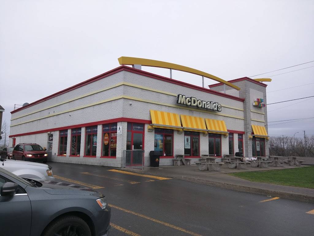 McDonalds | cafe | 101 Chemin Saint-François-Xavier, Candiac, QC J5R 4V4, Canada | 4506324723 OR +1 450-632-4723