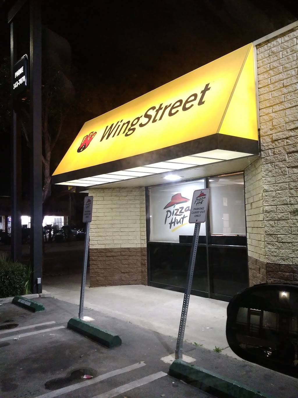 Pizza Hut | restaurant | 17630 Vanowen St, Van Nuys, CA 91406, USA | 8183437070 OR +1 818-343-7070