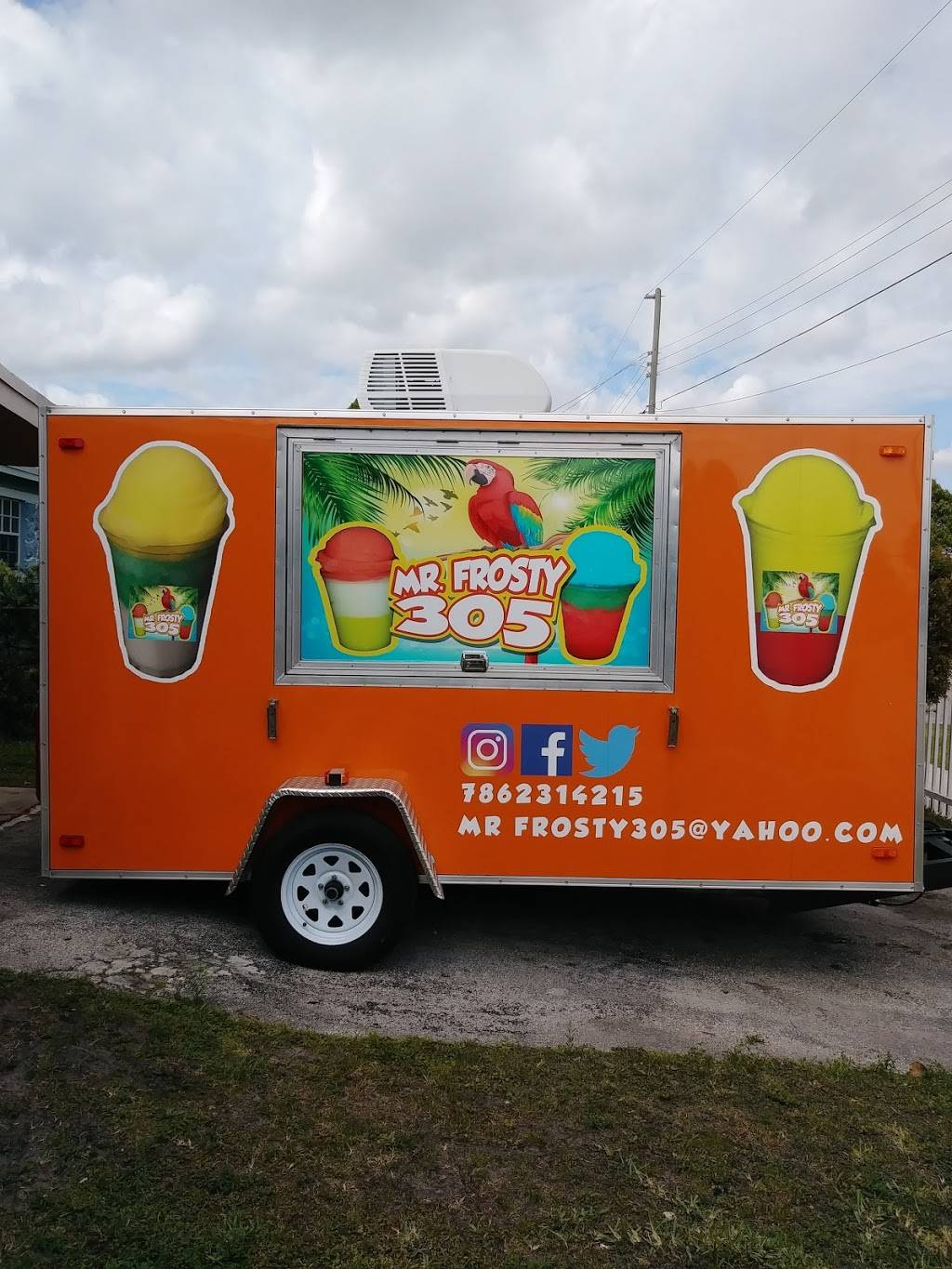 Mr.Frosty 305 | restaurant | 2550 NW 204th St, Miami Gardens, FL 33056, USA | 7862314215 OR +1 786-231-4215