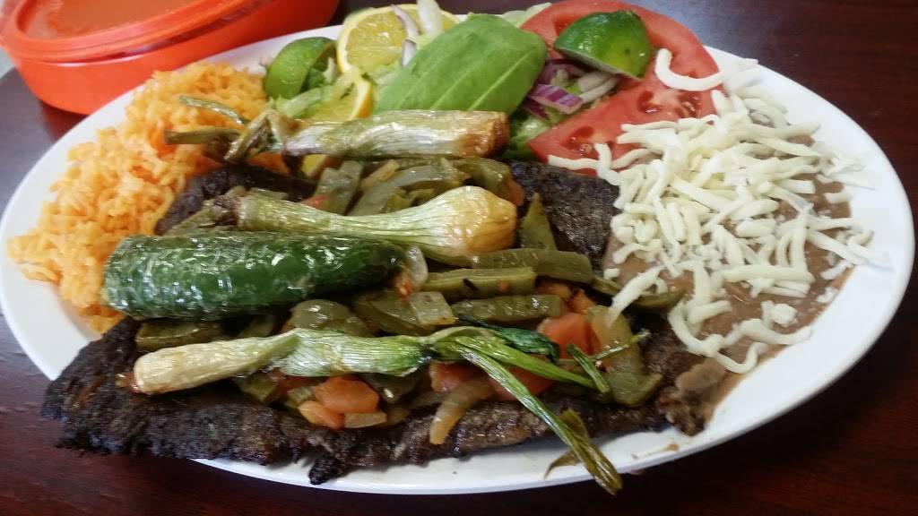 El Michoacanito | restaurant | 4315 N Kedzie Ave, Chicago, IL 60647, USA | 7732672820 OR +1 773-267-2820