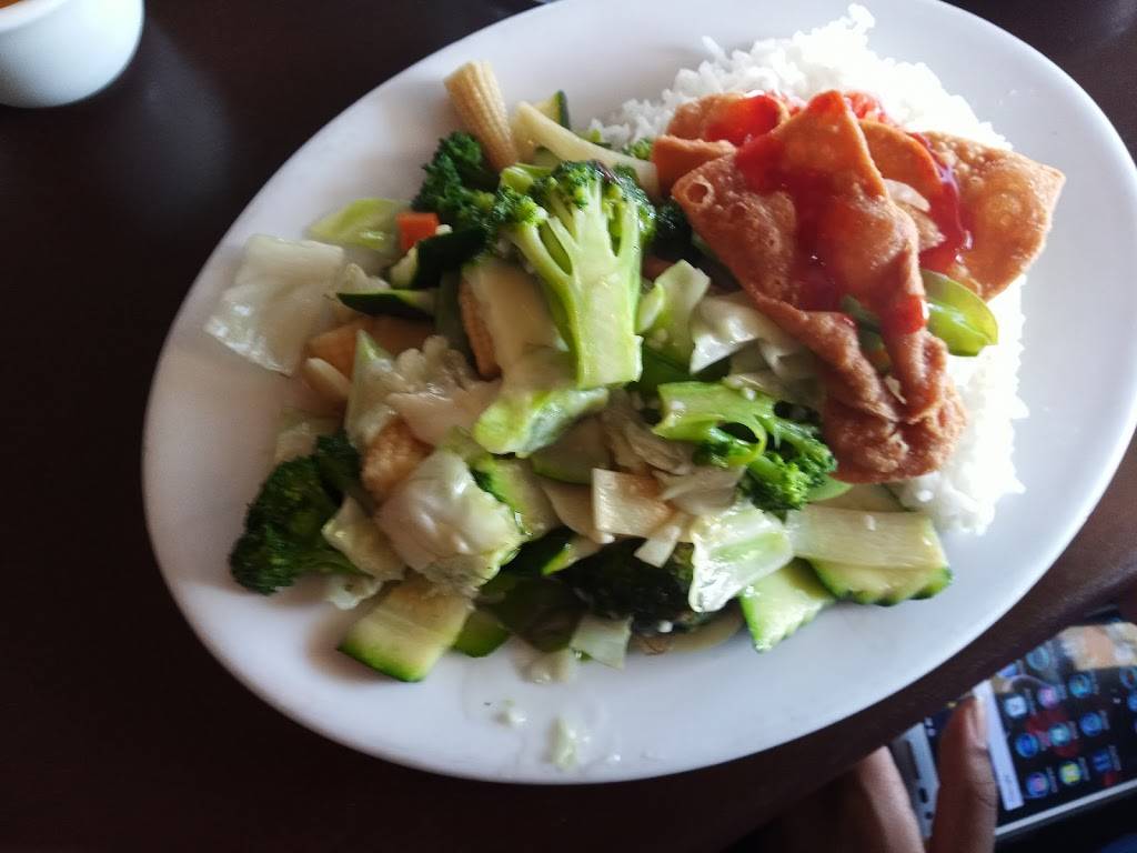 Imperial Garden Restaurant | restaurant | 2045 W Briggsmore Ave, Modesto, CA 95350, USA | 2095211226 OR +1 209-521-1226