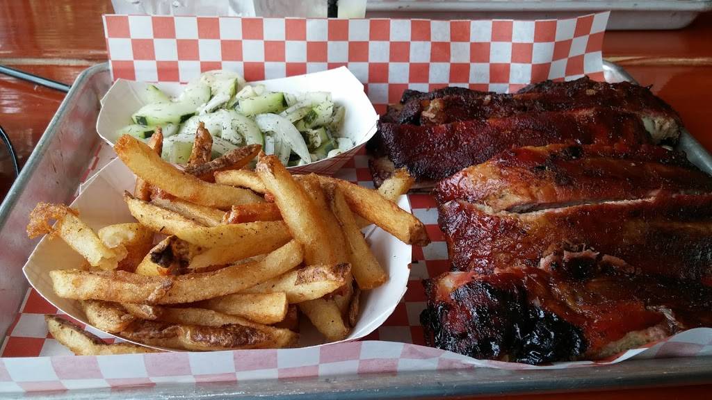 Bootleggin BBQ Tavern | restaurant | 1933 Washington Ave, St. Louis, MO 63103, USA | 3142415999 OR +1 314-241-5999