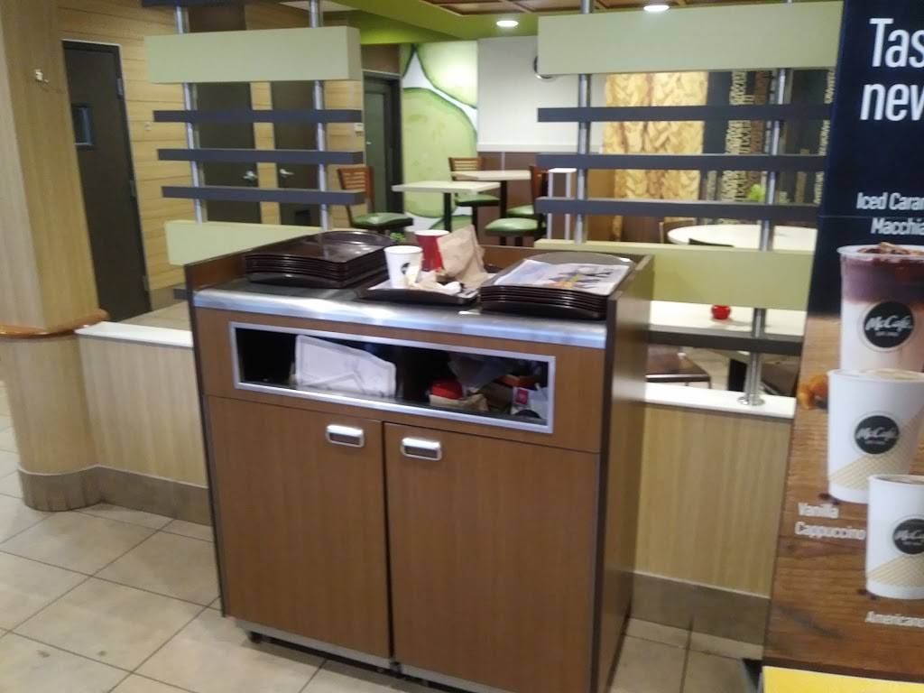 McDonalds | cafe | 1495 W Center Rd, Essexville, MI 48732, USA | 9898939771 OR +1 989-893-9771