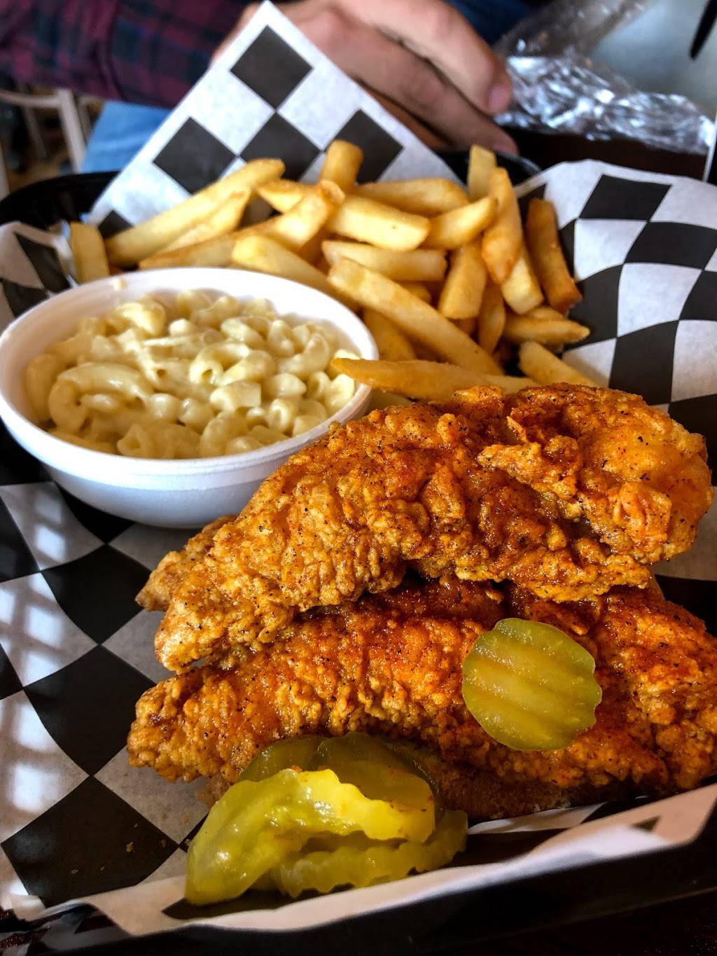 JP’s Hot Chicken | restaurant | 15224 Fort Campbell Blvd, Oak Grove, KY 42262, USA | 2706975036 OR +1 270-697-5036