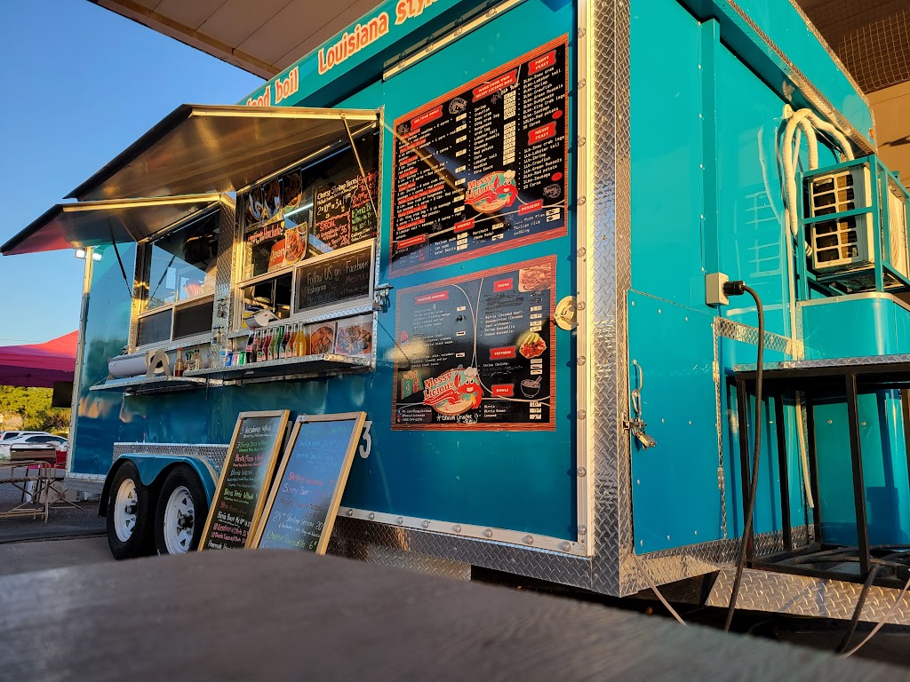 Messylicious seafood boils and Mexican craving | restaurant | 7889 E 22nd St, Tucson, AZ 85710, USA | 5207296173 OR +1 520-729-6173