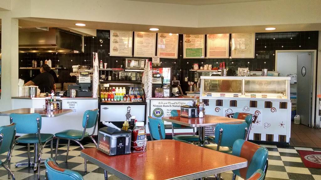 Phyllis Giant Burgers | restaurant | 4910 Sonoma Hwy, Santa Rosa, CA 95409, USA | 7075384000 OR +1 707-538-4000