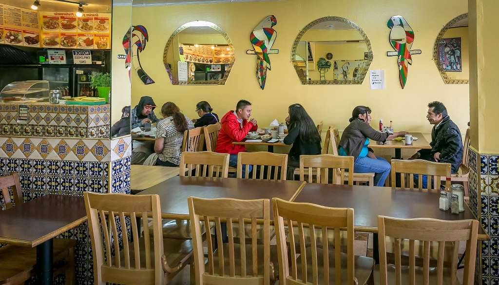 Reinas | restaurant | 5479 Mission St, San Francisco, CA 94112, USA | 4155857694 OR +1 415-585-7694