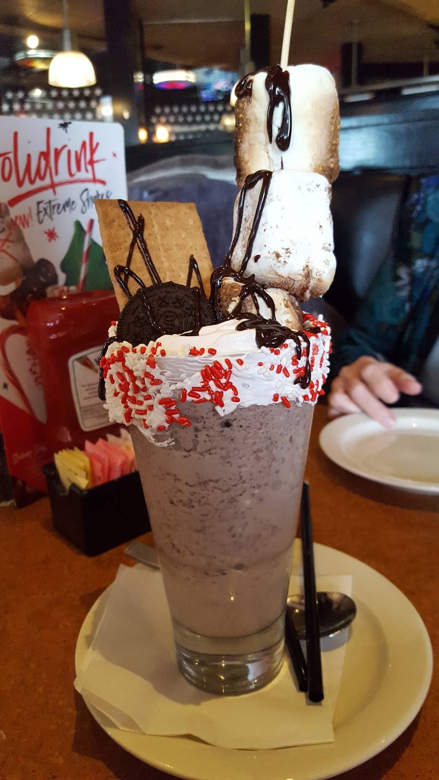 TGI Fridays | restaurant | 676 S Rand Rd, Lake Zurich, IL 60047, USA | 8477268237 OR +1 847-726-8237