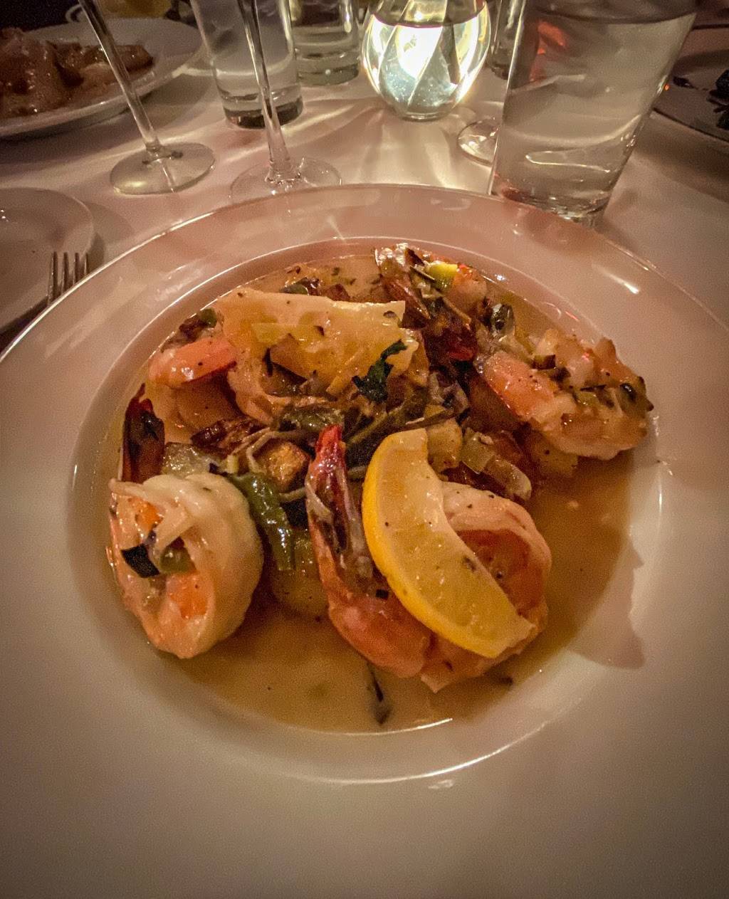 Saloon Restaurant | restaurant | 750 S 7th St, Philadelphia, PA 19147, USA | 2156271811 OR +1 215-627-1811