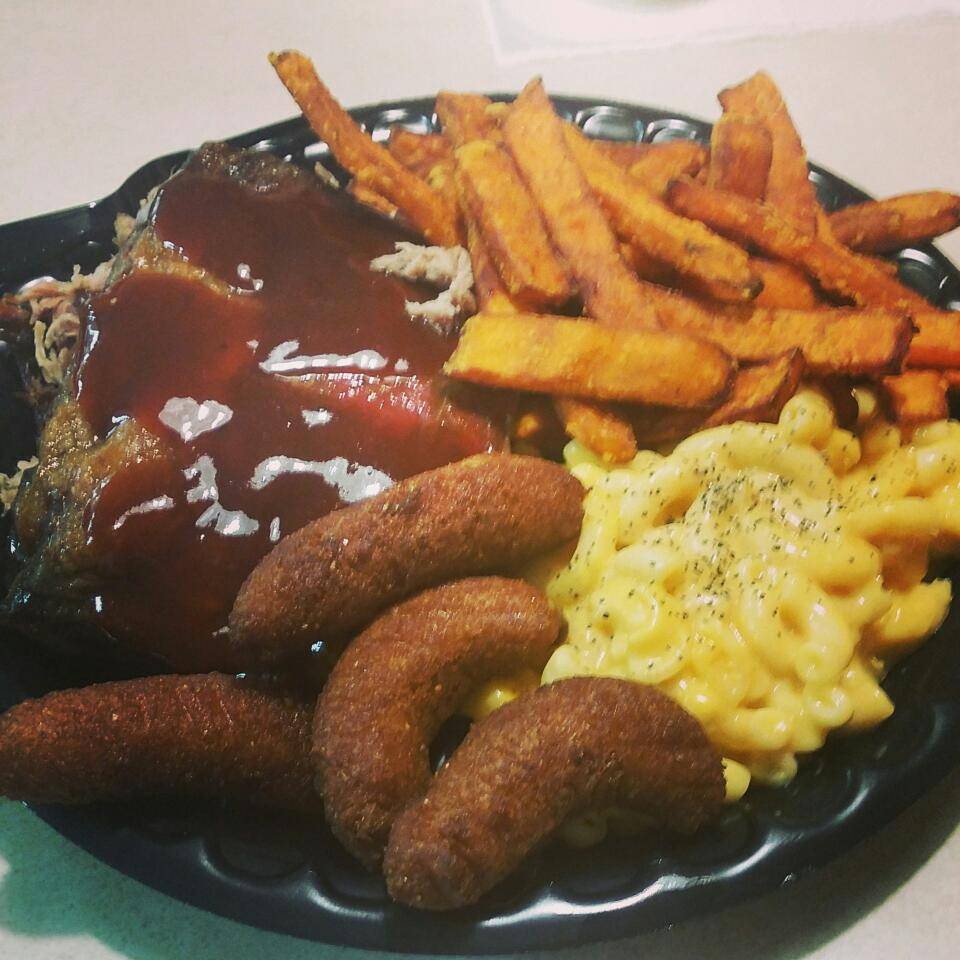 BBQ House | restaurant | 5227, 5002 E Oak Island Dr, Oak Island, NC 28465, USA | 9102011001 OR +1 910-201-1001