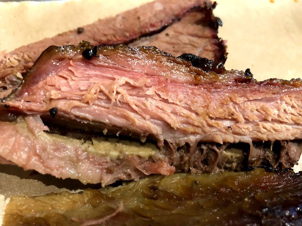 Dickeys Barbecue Pit | restaurant | 19201 Bear Valley Rd, Apple Valley, CA 92308, USA | 7602405556 OR +1 760-240-5556