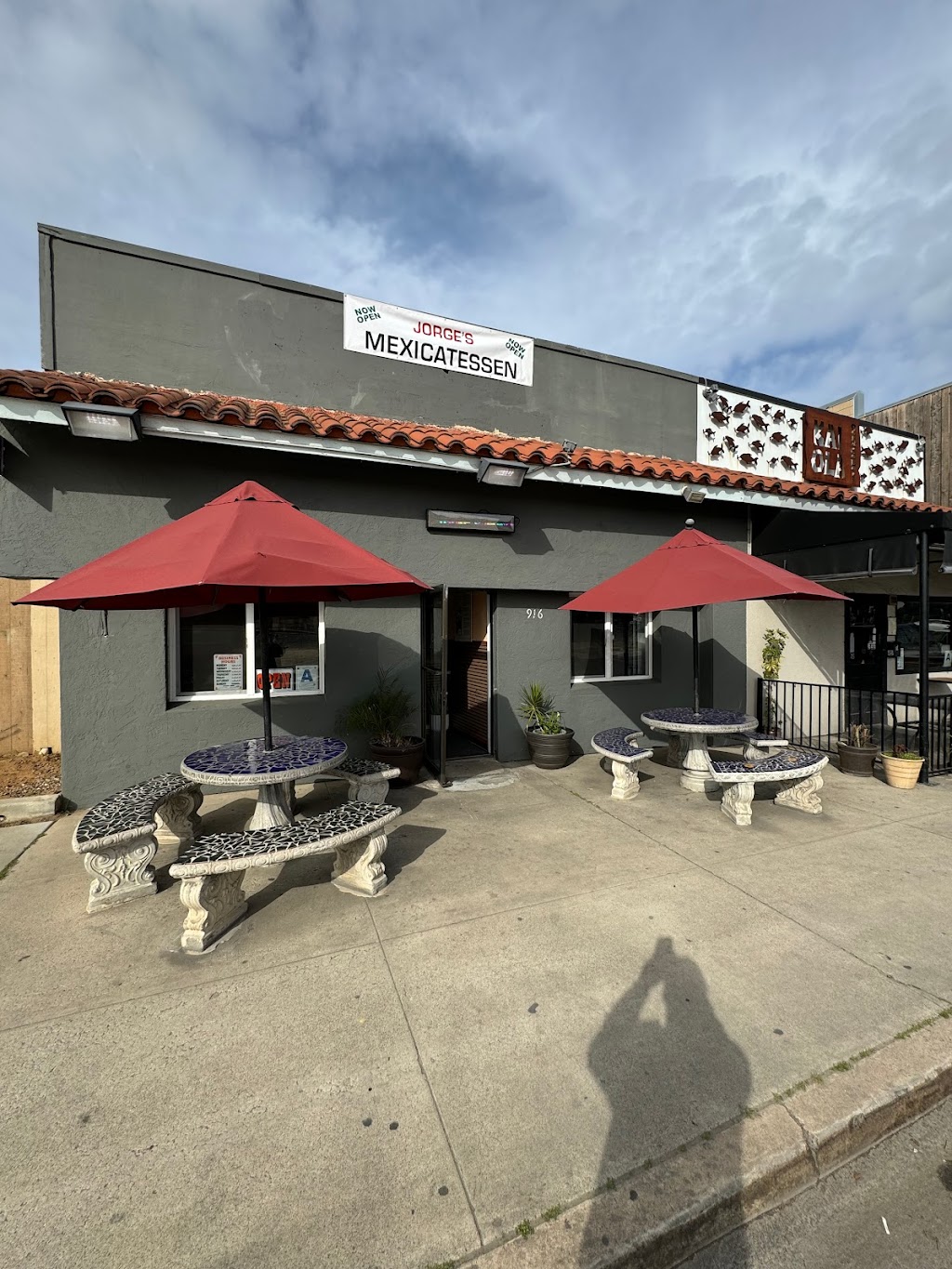 Jorge’s Mexicatessen | restaurant | 916 N Coast Hwy 101, Encinitas, CA 92024, USA | 7607048220 OR +1 760-704-8220