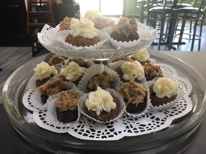 Caras Cafe | restaurant | 617 S Main St, Wetumpka, AL 36092, USA | 3344783593 OR +1 334-478-3593