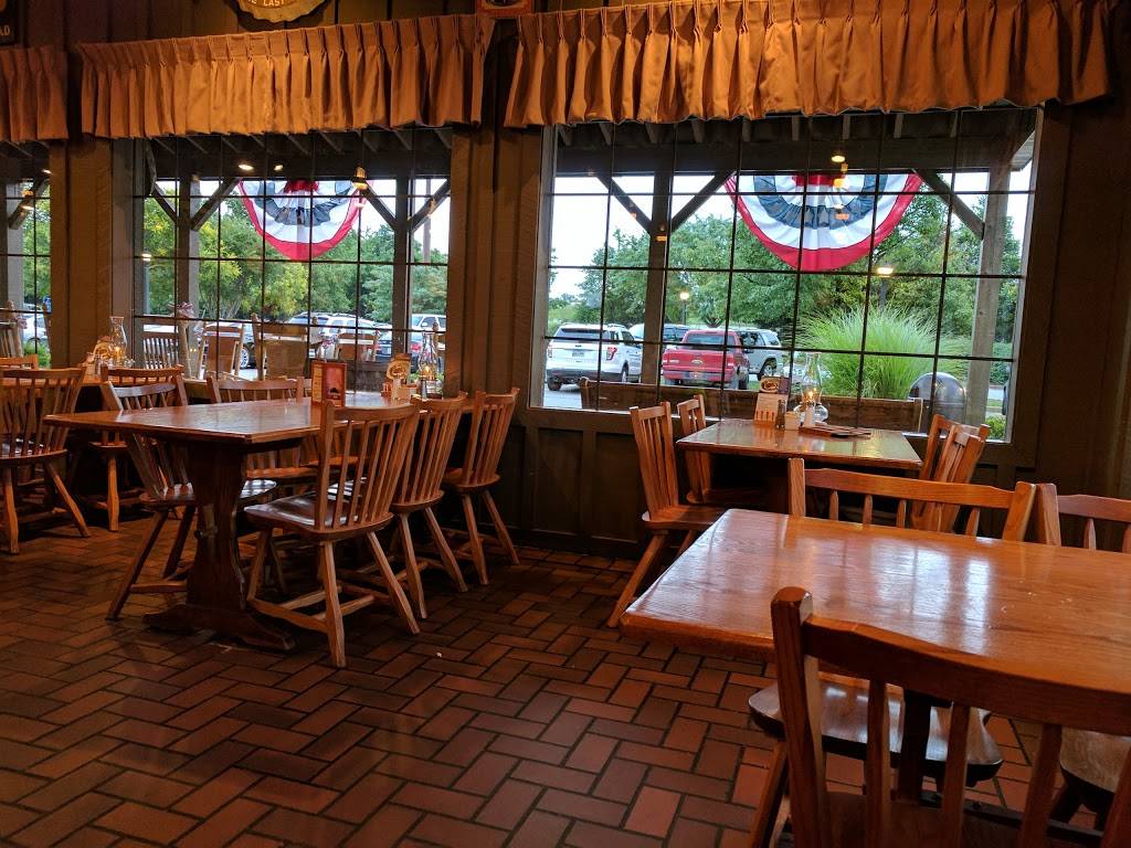 Cracker Barrel Old Country Store | restaurant | 2346 Shallowford Village Dr, Chattanooga, TN 37421, USA | 4238920977 OR +1 423-892-0977