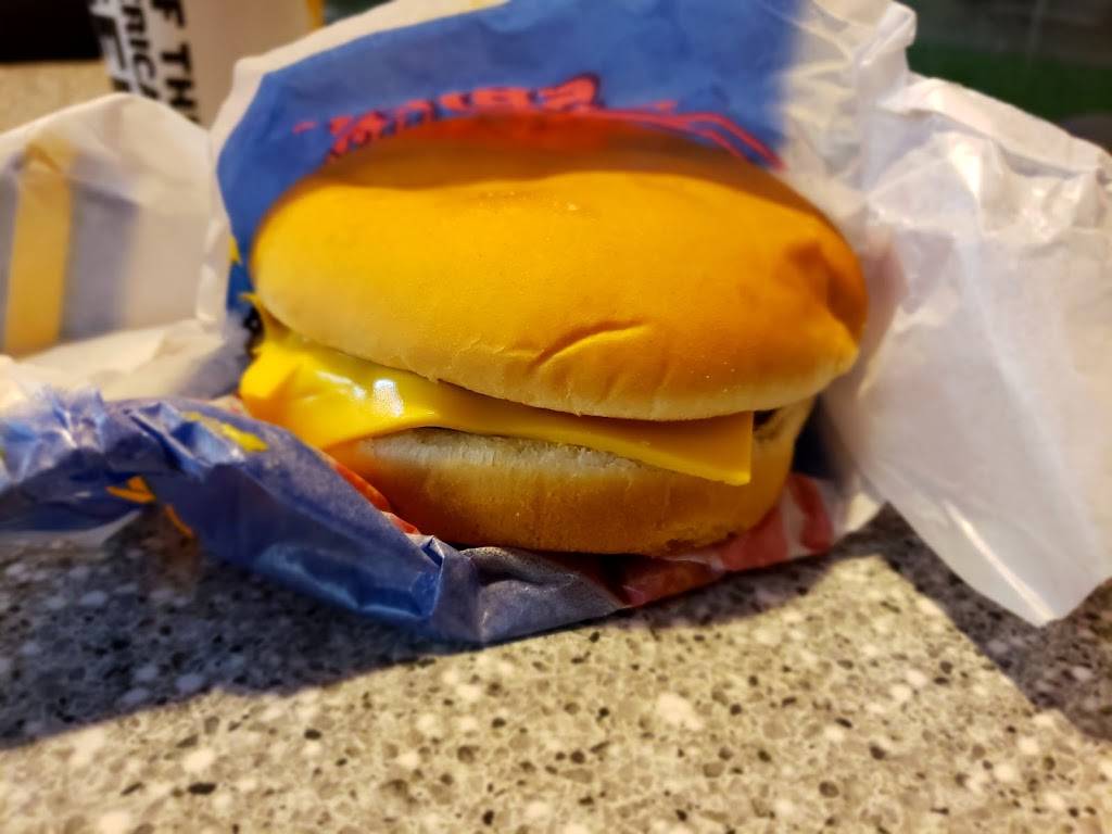 Carls Jr. | restaurant | 21201 Sherman Way, Canoga Park, CA 91303, USA | 8187160599 OR +1 818-716-0599