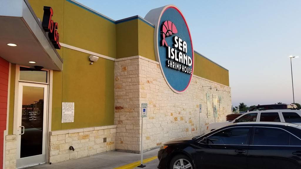 Sea Island Shrimp House | restaurant | 154 Creekside Crossing, New Braunfels, TX 78130, USA | 8303874809 OR +1 830-387-4809