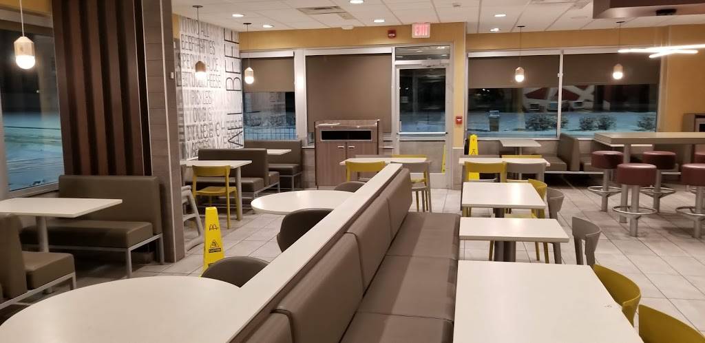 McDonalds | cafe | 17601 Garland Groh Blvd, Hagerstown, MD 21740, USA | 3017456656 OR +1 301-745-6656