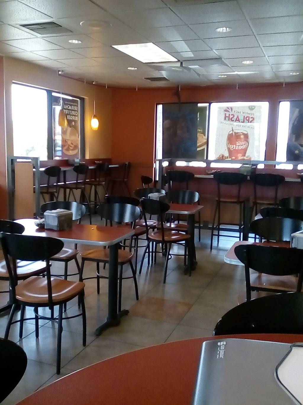 Jack in the Box | restaurant | 1562 S Riverside Ave, Rialto, CA 92376, USA | 9098771266 OR +1 909-877-1266