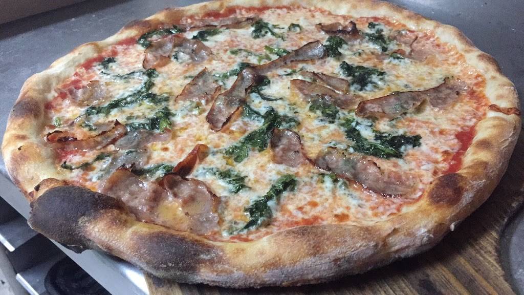 Colettis Pizza Factory | restaurant | 497 Elm St, Biddeford, ME 04005, USA | 2075714476 OR +1 207-571-4476