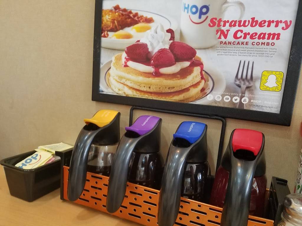 IHOP | restaurant | 220 Peculiar Dr, Belton, MO 64012, USA | 8169942520 OR +1 816-994-2520