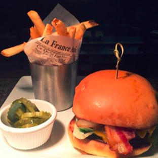 Edgewater Grille | cafe | 300 E 9th St, Coralville, IA 52241, USA | 3198875018 OR +1 319-887-5018