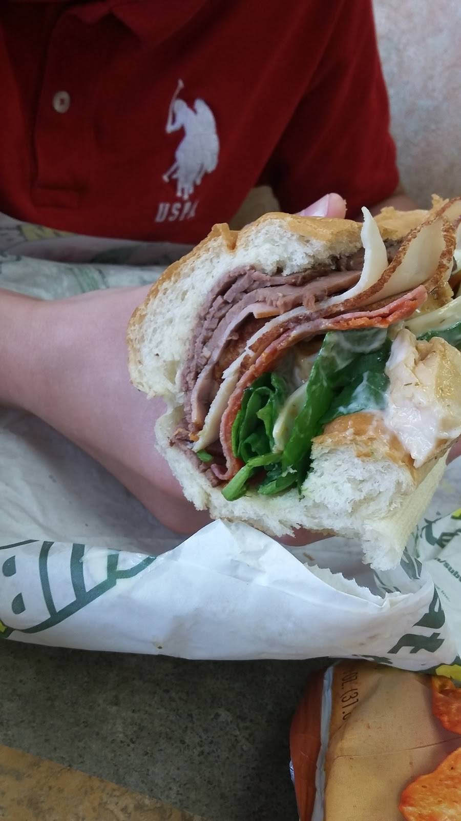 Subway Restaurants | restaurant | 2504 W Park Row, Park Place Plaza Ste B7, Pantego, TX 76013, USA | 8174602021 OR +1 817-460-2021