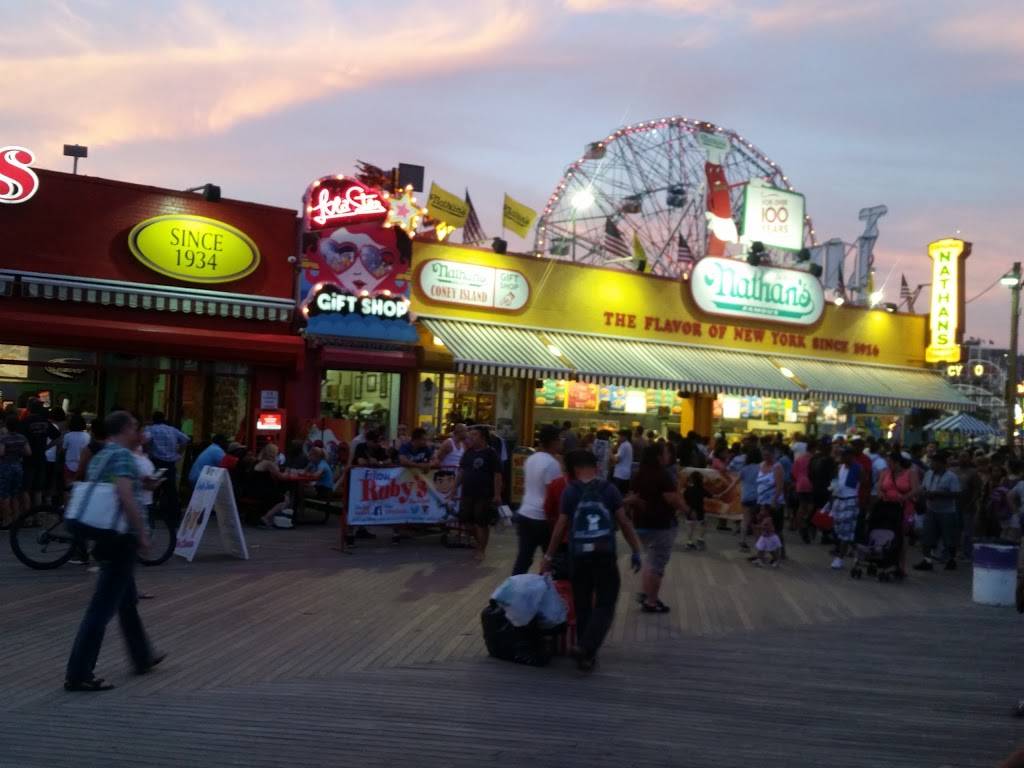 Rubys Bar & Grill | restaurant | 1213 Riegelmann Boardwalk, Brooklyn, NY 11224, USA | 7189757829 OR +1 718-975-7829