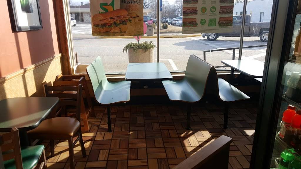 Subway | restaurant | 101 N Main St, Cuba City, WI 53807, USA | 6087447342 OR +1 608-744-7342