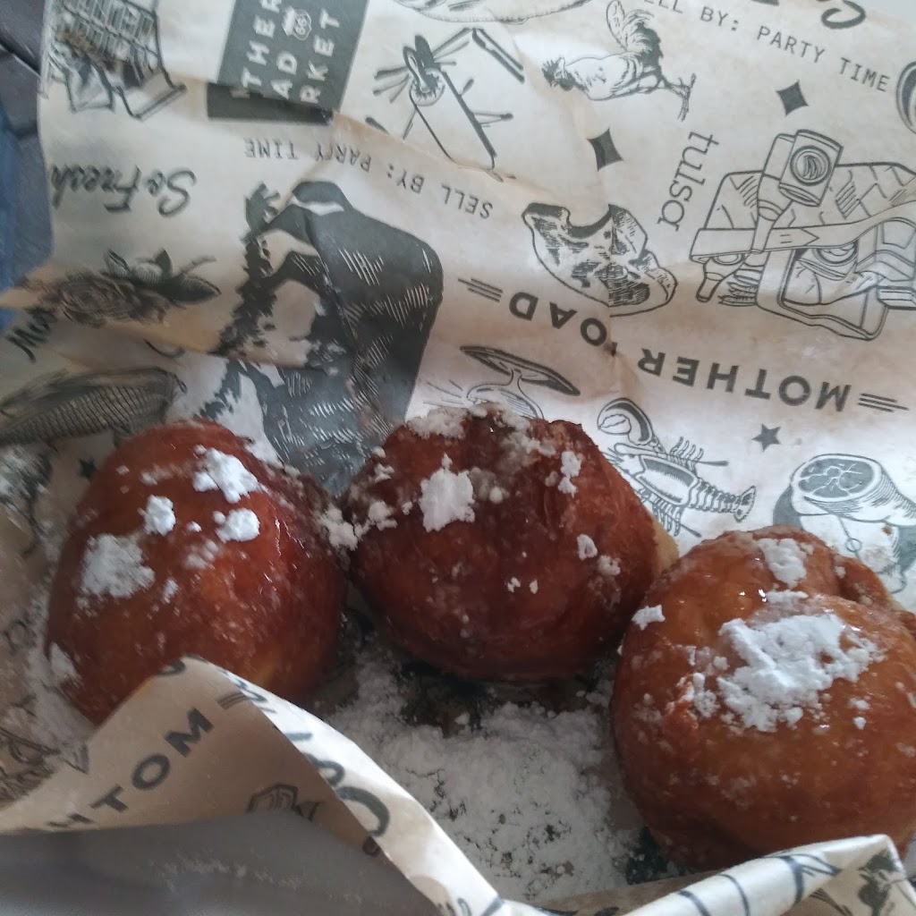 Kings Wings | restaurant | 1124 S Lewis Ave, Tulsa, OK 74104, USA | 9189463111 OR +1 918-946-3111