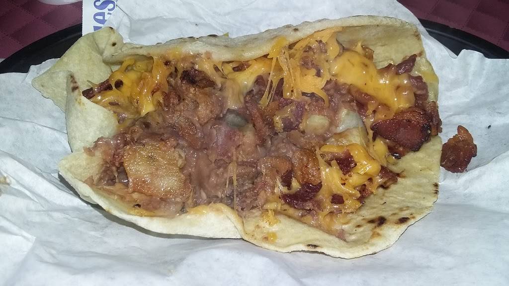 Nenas Mexican Restaurant | restaurant | 423 W Plantation Dr, Clute, TX 77531, USA | 9792652743 OR +1 979-265-2743