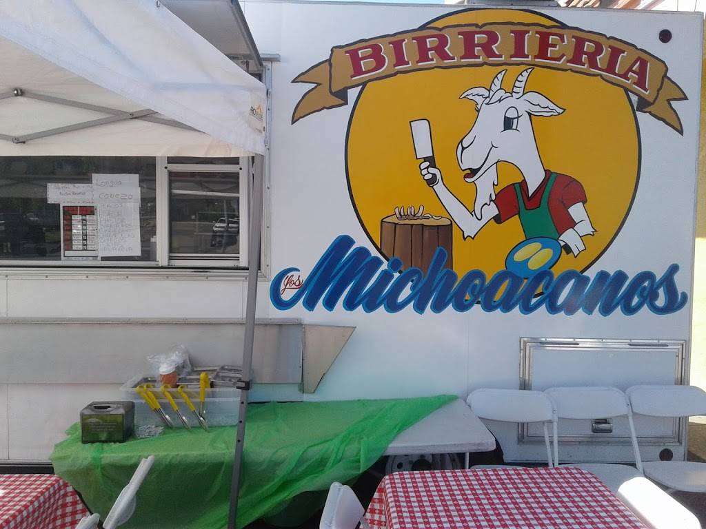 Birrieria los michoacanos | restaurant | 2572 S Union Ave, Bakersfield, CA 93307, USA | 6613141300 OR +1 661-314-1300