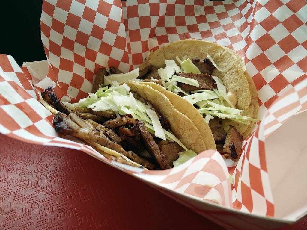 Ferros | restaurant | 200 W 31st St, Chicago, IL 60616, USA | 3128420702 OR +1 312-842-0702