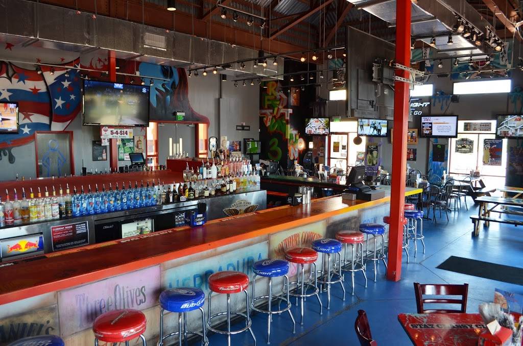 Graffiti Junktion Clermont | restaurant | 2400 S Hwy 27, Clermont, FL 34711, USA | 3524329331 OR +1 352-432-9331