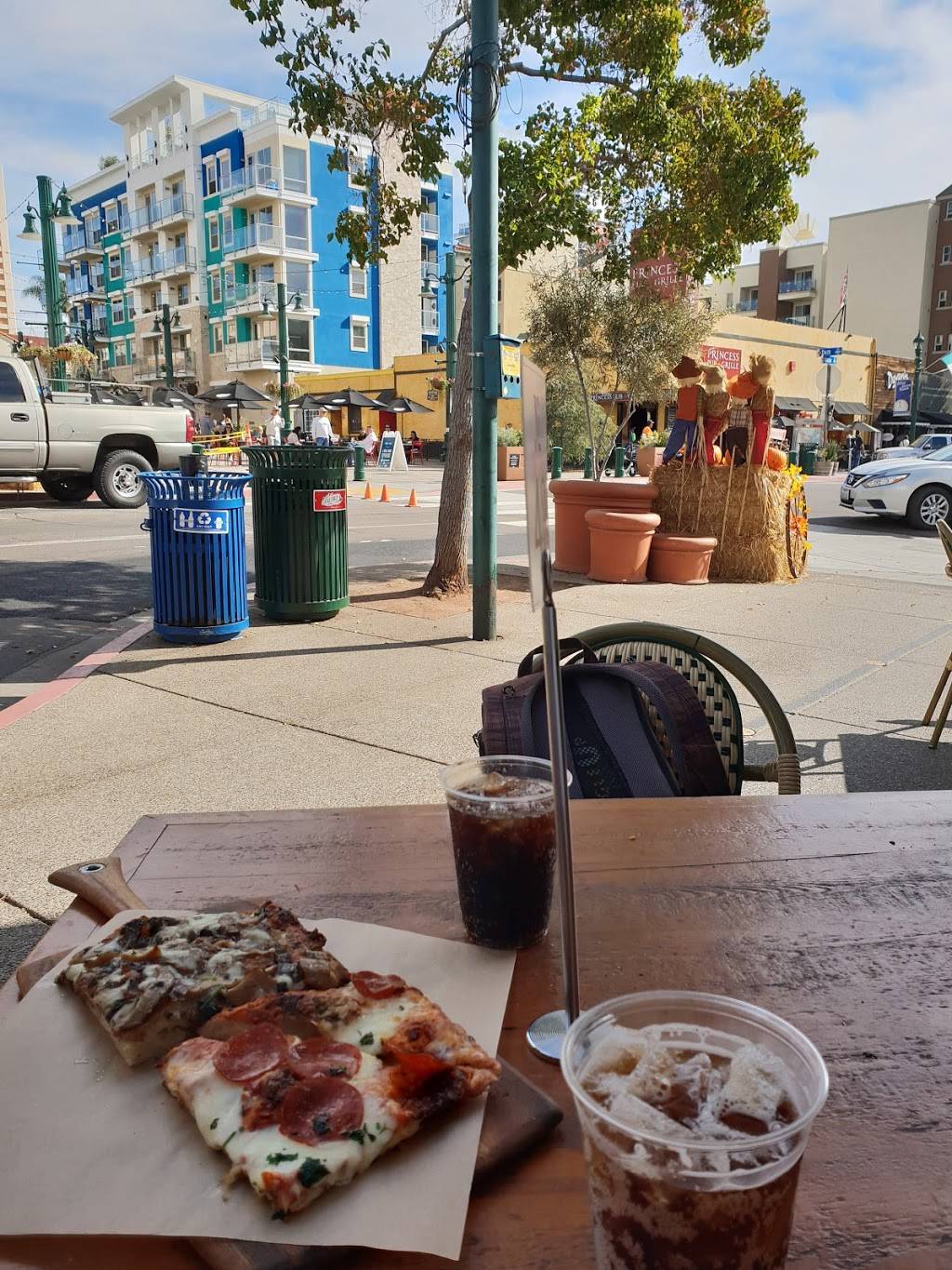 Napizza | meal takeaway | 1702 India St, San Diego, CA 92101, USA | 6196960802 OR +1 619-696-0802