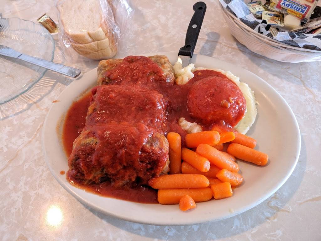 Lukichs Family Dining | restaurant | 3900 Rochester Rd, Troy, MI 48083, USA | 2485289955 OR +1 248-528-9955