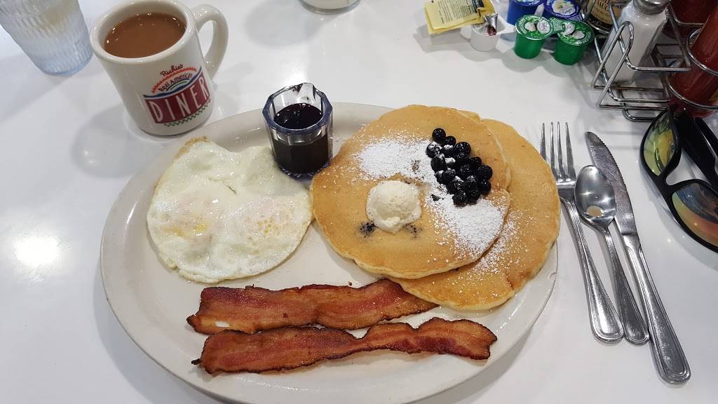Richies Real American Diner | restaurant | 40651 Murrieta Hot Springs Rd, Murrieta, CA 92562, USA | 9516965504 OR +1 951-696-5504