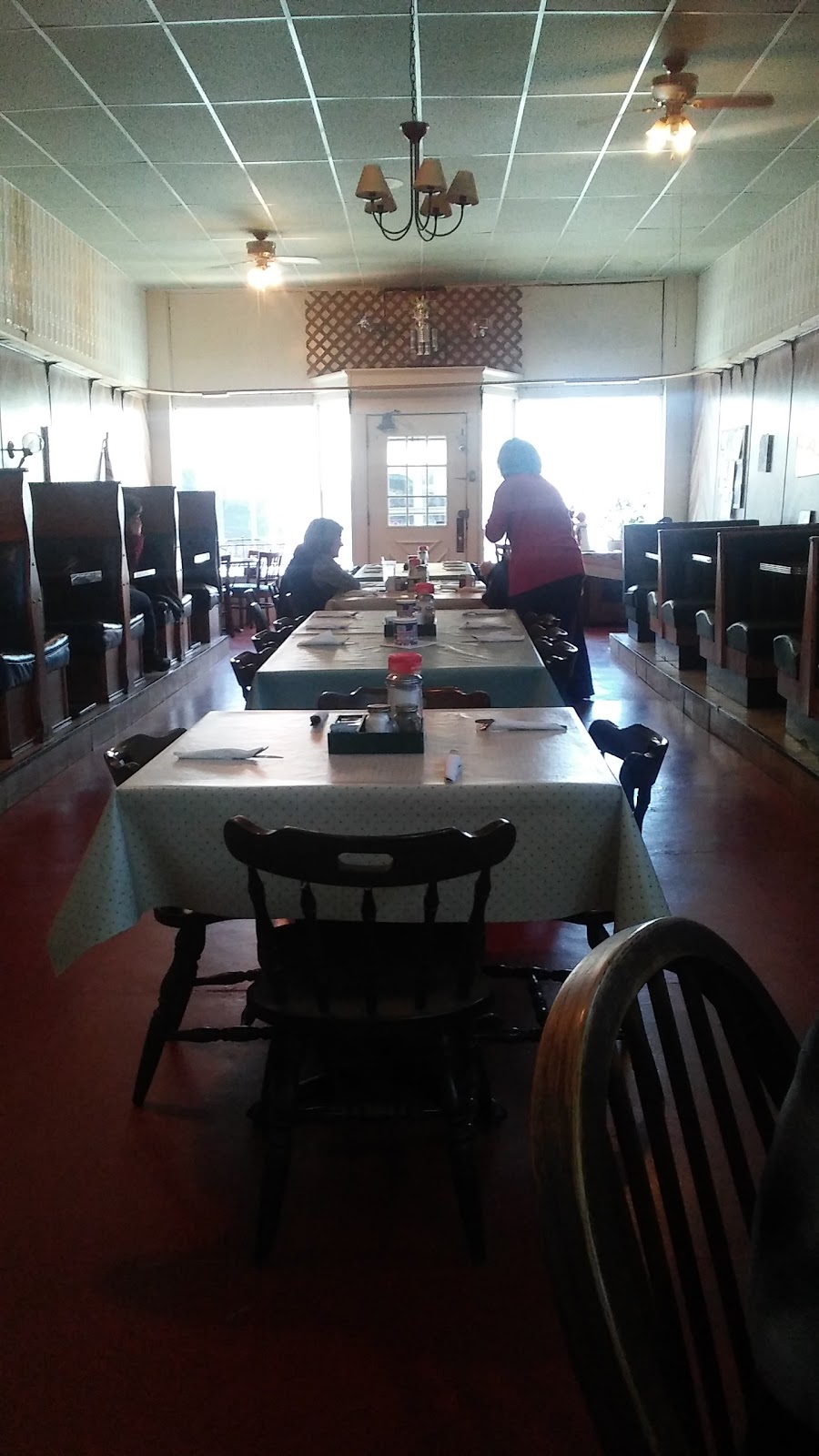 Nels Cafe | restaurant | 101 S Jefferson St, Ossian, IN 46777, USA | 2606227345 OR +1 260-622-7345