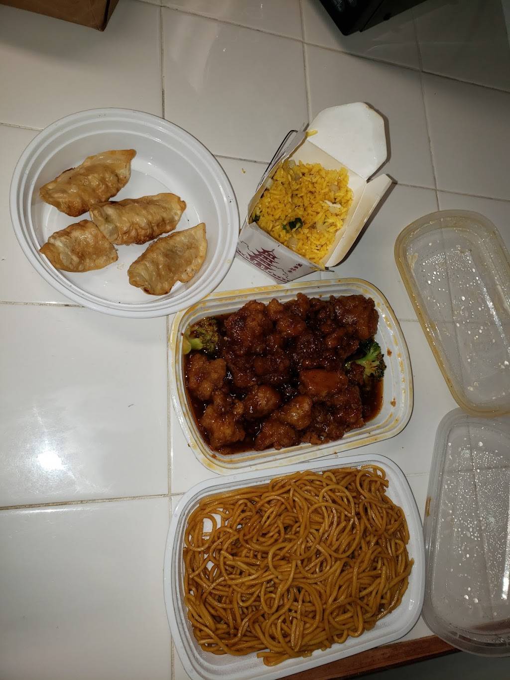 Great Wall Chinese Restaurant | meal takeaway | 410 N Hillside St, Wichita, KS 67214, USA | 3166880881 OR +1 316-688-0881