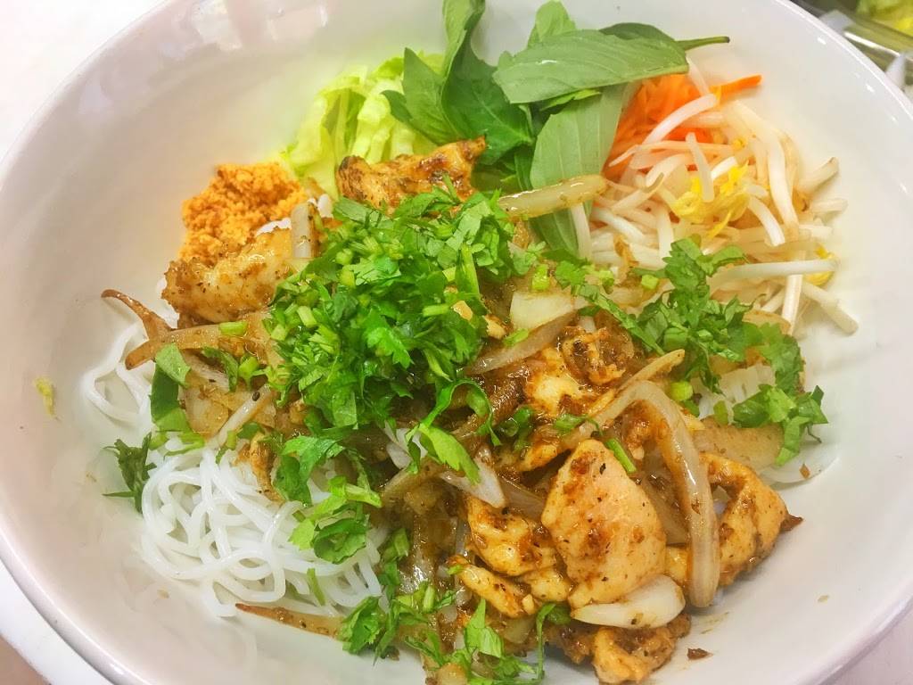 Yummy Pho | restaurant | 2012 N Broad St, Philadelphia, PA 19121, USA | 2157652157 OR +1 215-765-2157