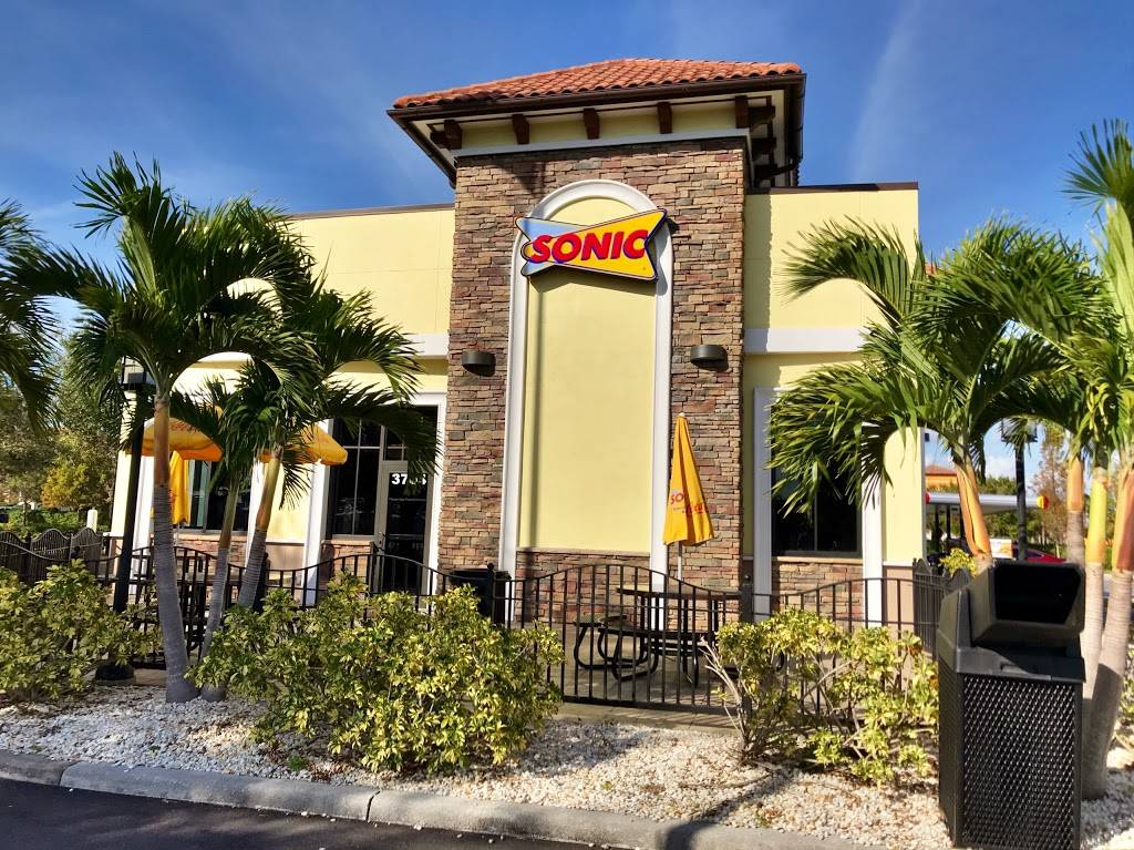 Sonic Drive-In | restaurant | 3704 84th Ave Cir E, Sarasota, FL 34243, USA | 9419076100 OR +1 941-907-6100