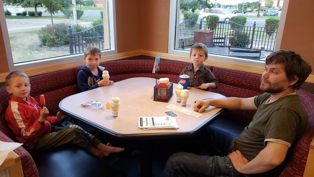 Dairy Queen Grill & Chill | restaurant | 8021 Old Carriage Ct N, Shakopee, MN 55379, USA | 9522242568 OR +1 952-224-2568