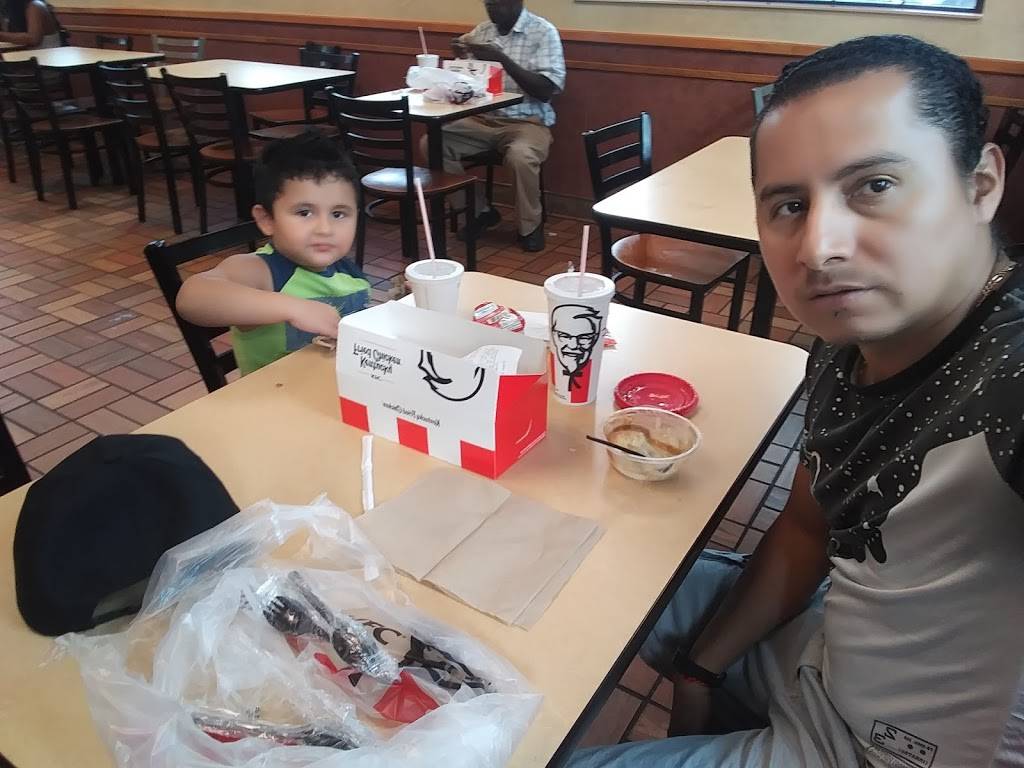 Taco Bell | restaurant | 220 Riggs Rd NE, Washington, DC 20011, USA | 2026350088 OR +1 202-635-0088