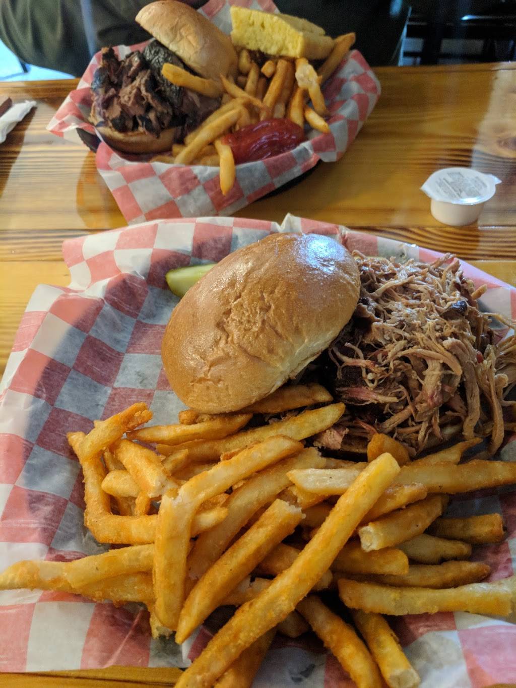 Brewsters Smokehouse | restaurant | 1420 M-89, Otsego, MI 49078, USA | 2696941818 OR +1 269-694-1818