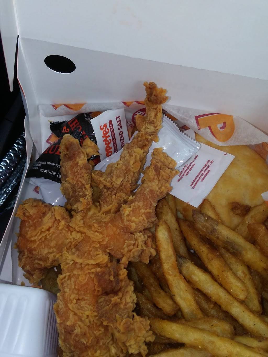 Popeyes Louisiana Kitchen | restaurant | 2107 Culebra Rd, San Antonio, TX 78228, USA | 2107362055 OR +1 210-736-2055