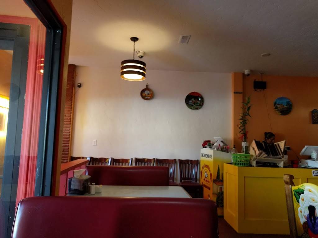 Mi Jacalito Restaurant | restaurant | 1318 Douglas Ave, Racine, WI 53402, USA | 2626338633 OR +1 262-633-8633