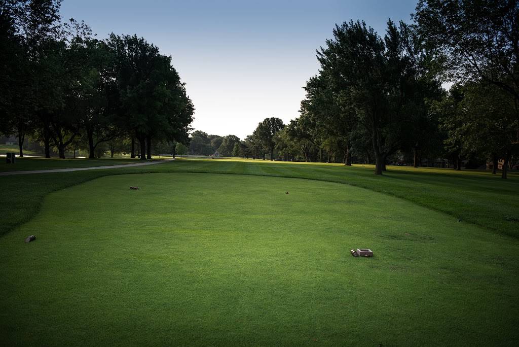 Country Club of Leawood | restaurant | 12700 Overbrook Rd, Leawood, KS 66209, USA | 9134913888 OR +1 913-491-3888